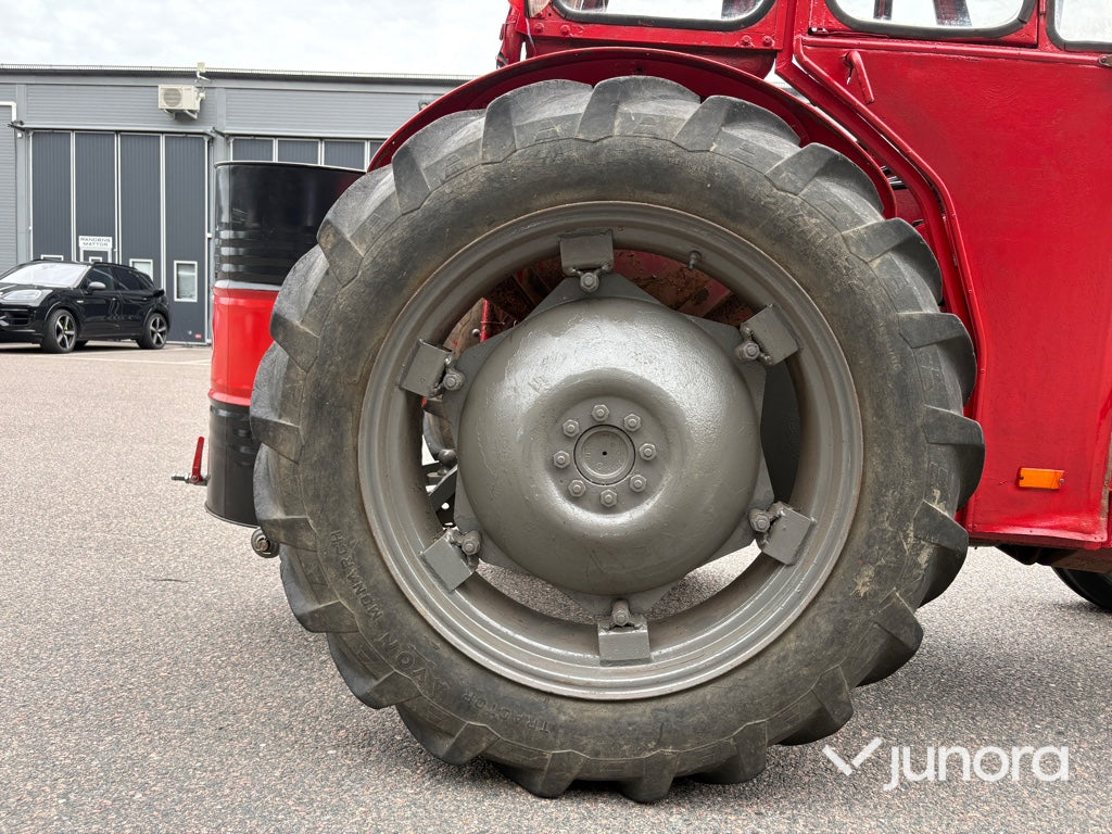 Traktor - Massey Ferguson 135