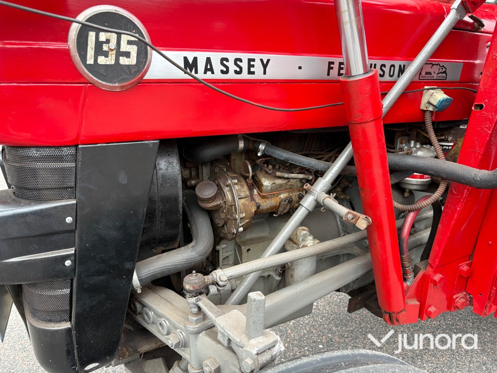 Traktor - Massey Ferguson 135