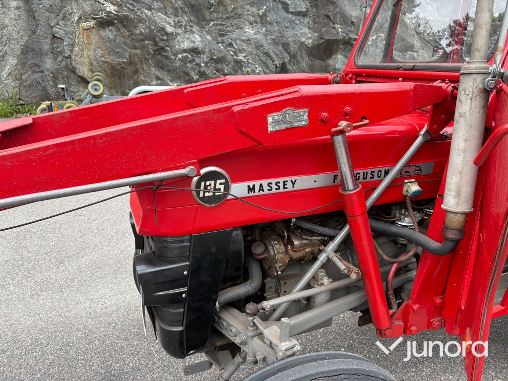 Traktor - Massey Ferguson 135