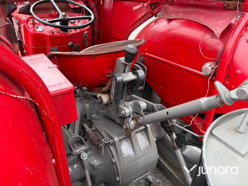 Traktor - Massey Ferguson 135