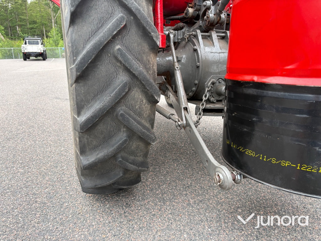 Traktor - Massey Ferguson 135