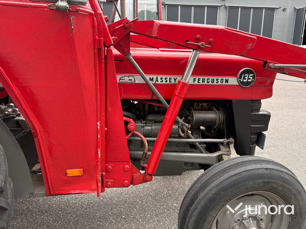 Traktor - Massey Ferguson 135
