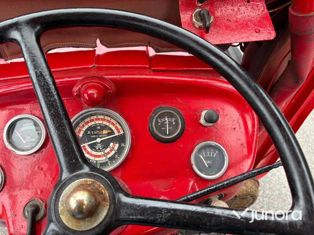 Traktor - Massey Ferguson 135