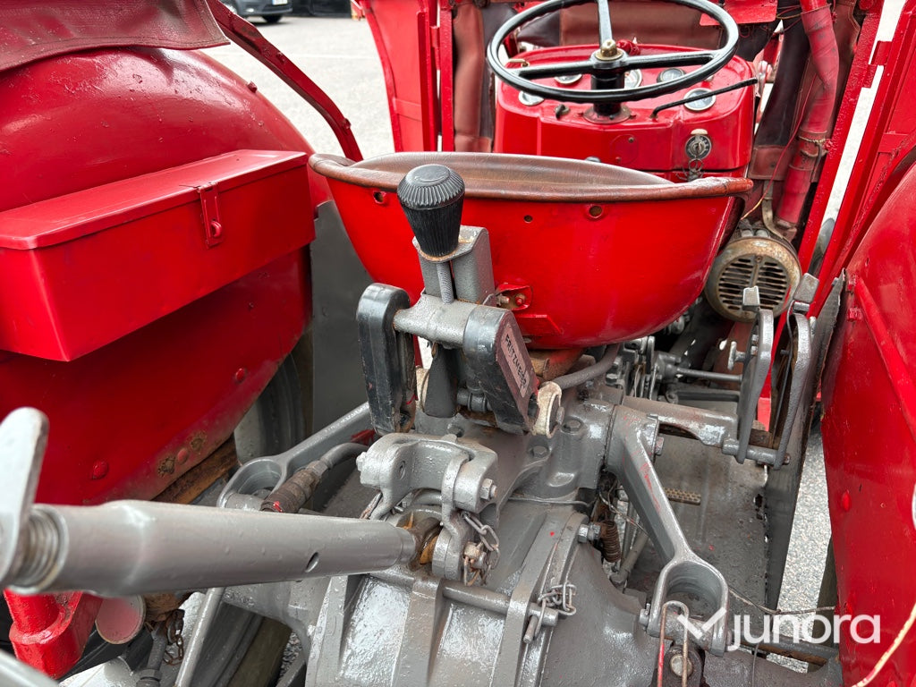 Traktor - Massey Ferguson 135