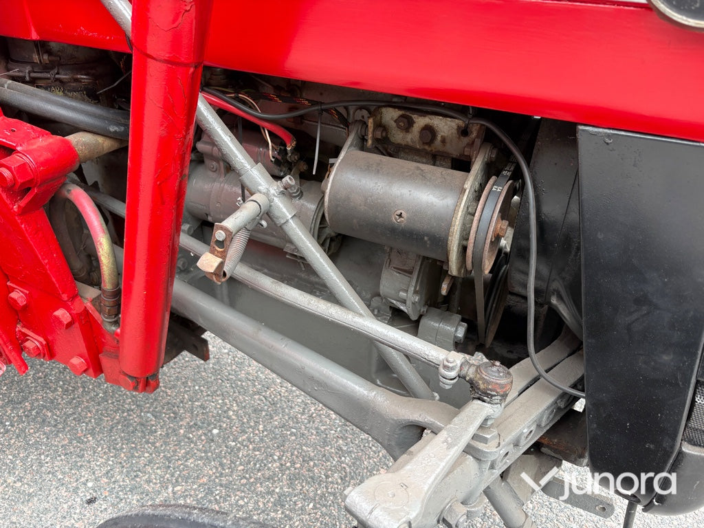 Traktor - Massey Ferguson 135