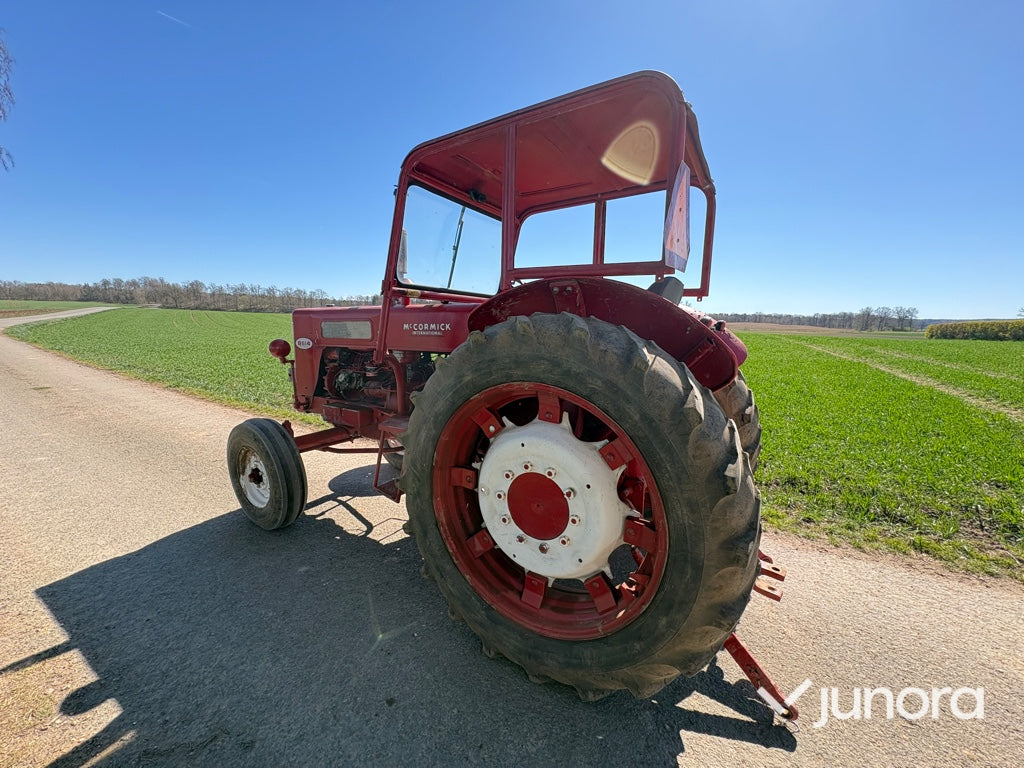 Traktor - McCormick International, B 614