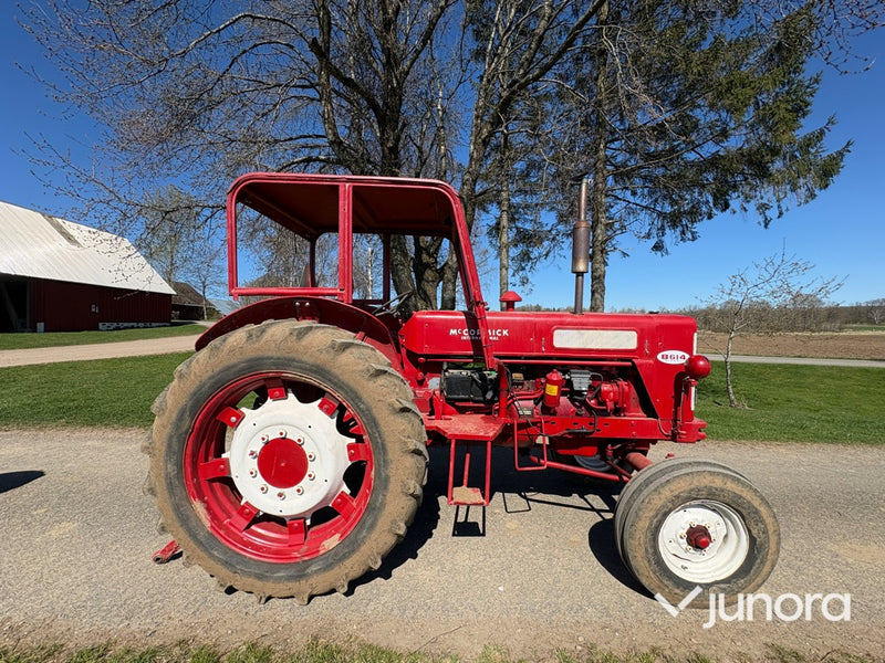 Traktor - McCormick International, B 614