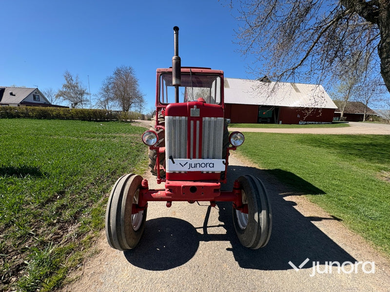 Traktor - McCormick International, B 614