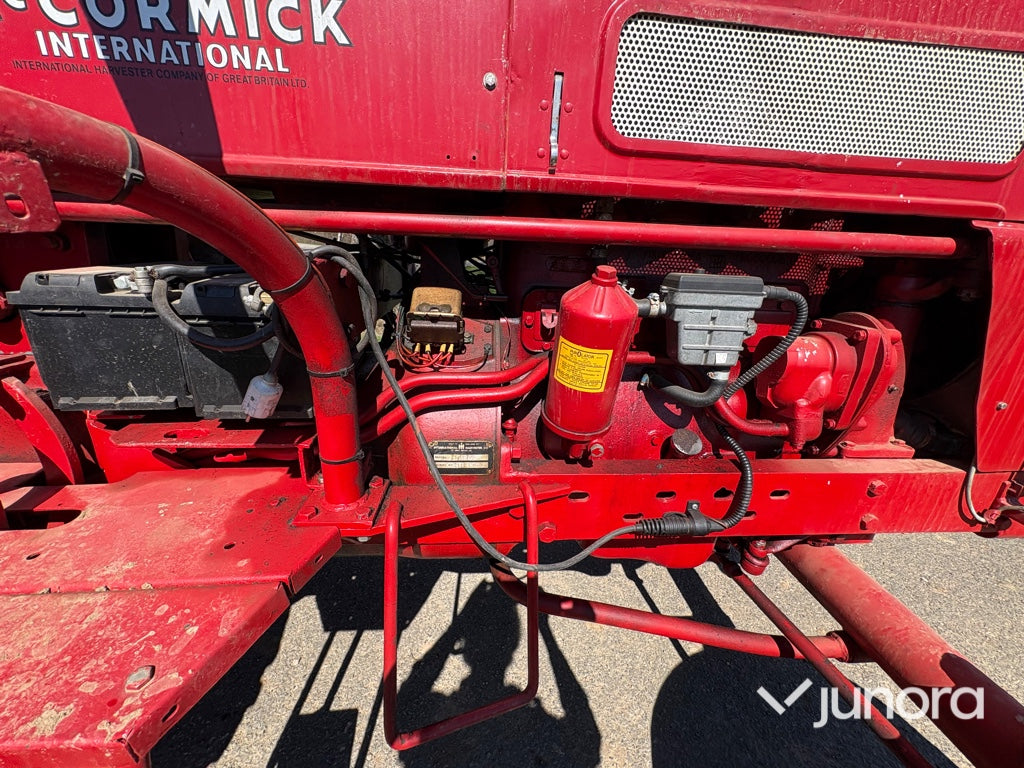 Traktor - McCormick International, B 614