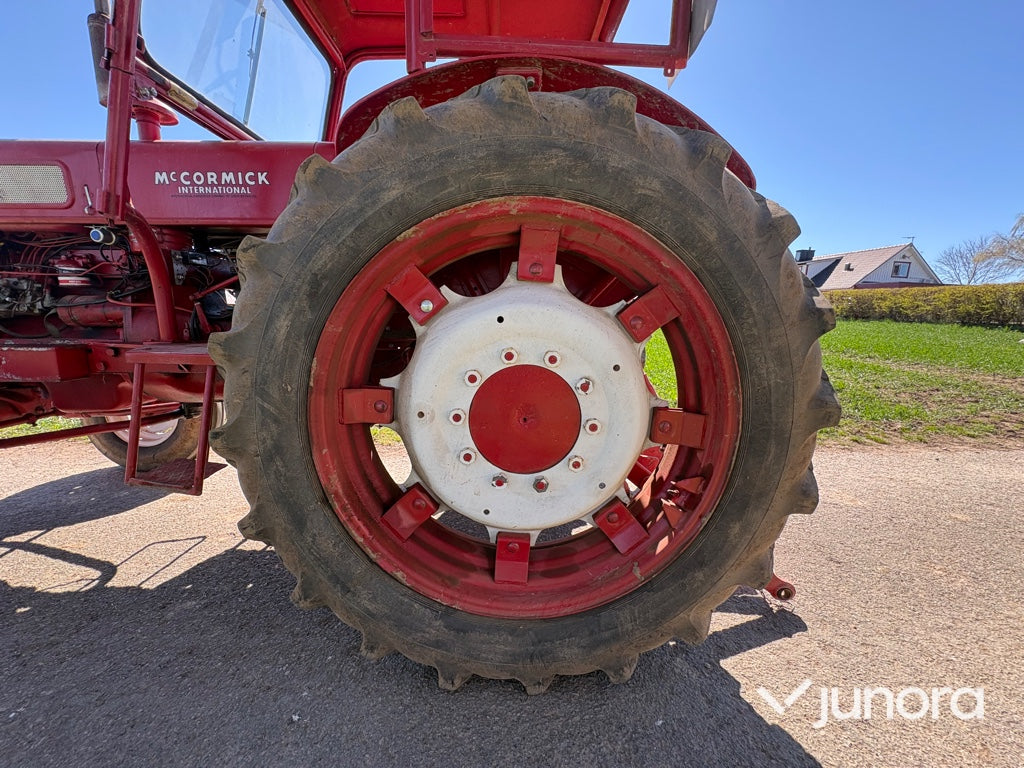 Traktor - McCormick International, B 614