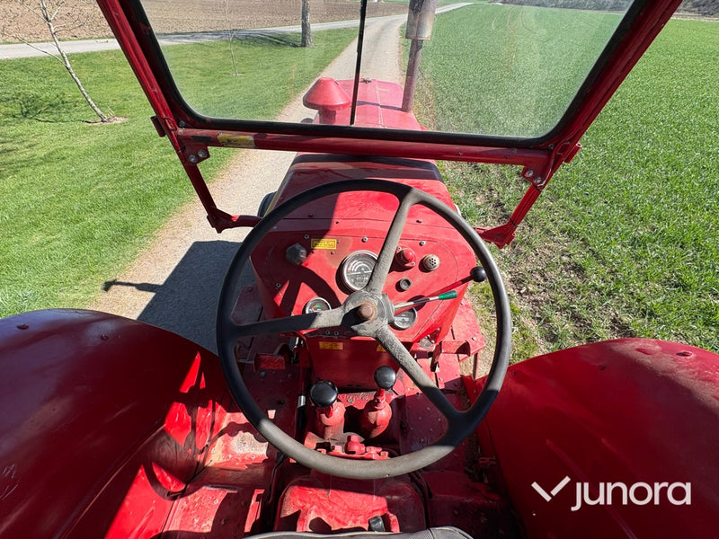 Traktor - McCormick International, B 614