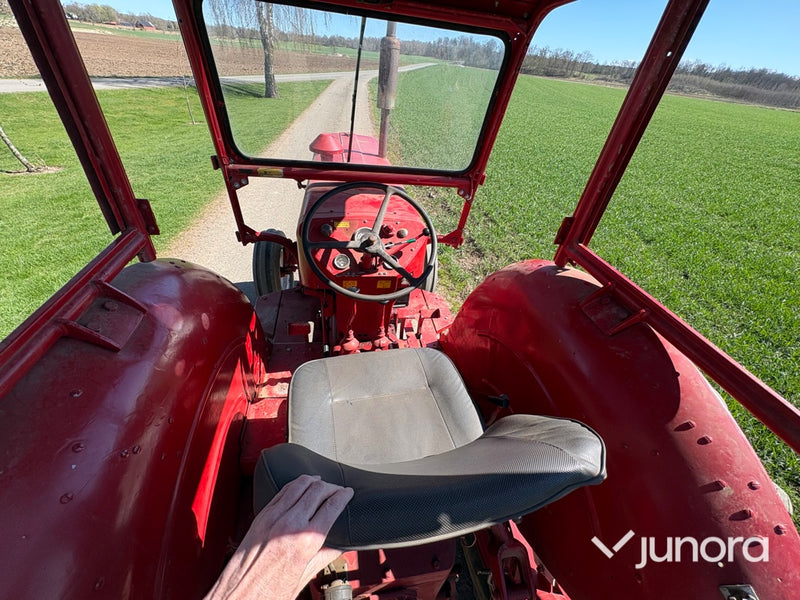 Traktor - McCormick International, B 614