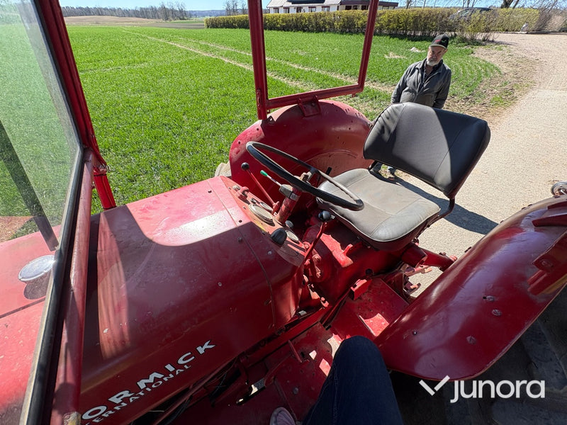 Traktor - McCormick International, B 614