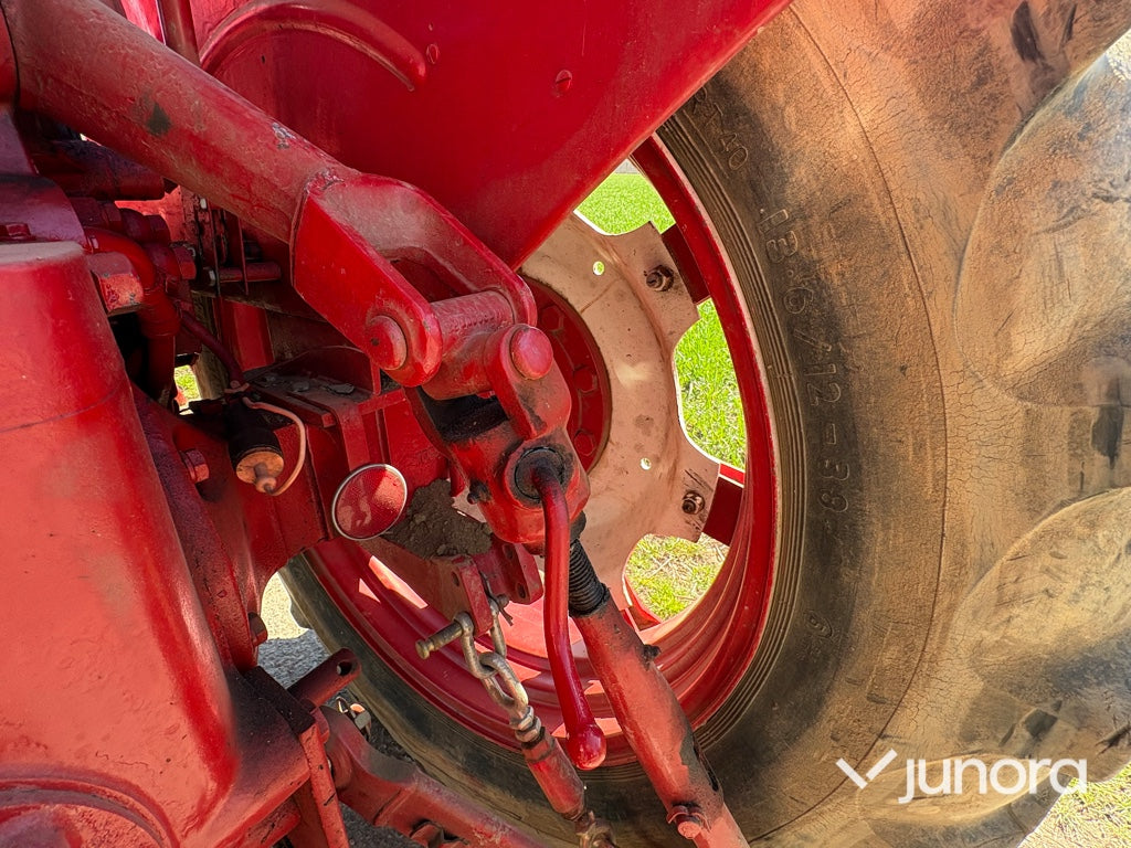 Traktor - McCormick International, B 614