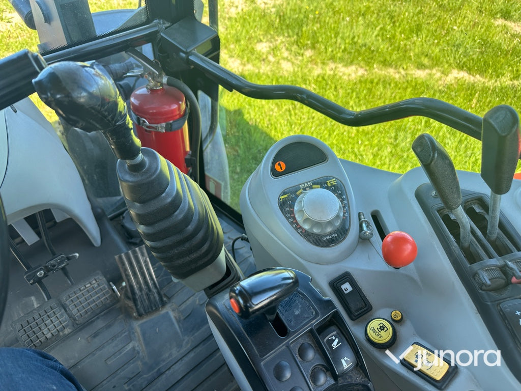 Traktor - Massey Fergusson, MF6455