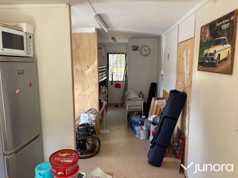 Personalbod med säng & toalett