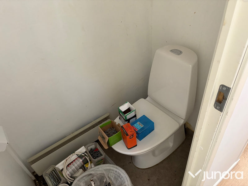 Personalbod med säng & toalett