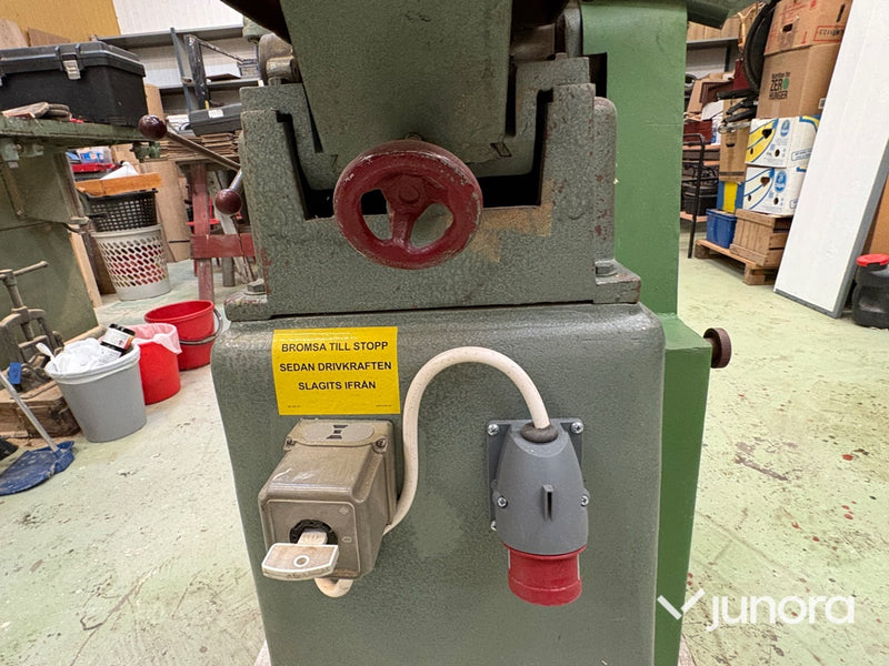 Planhyvel med spånsug – Wåhlström & Co / Kity