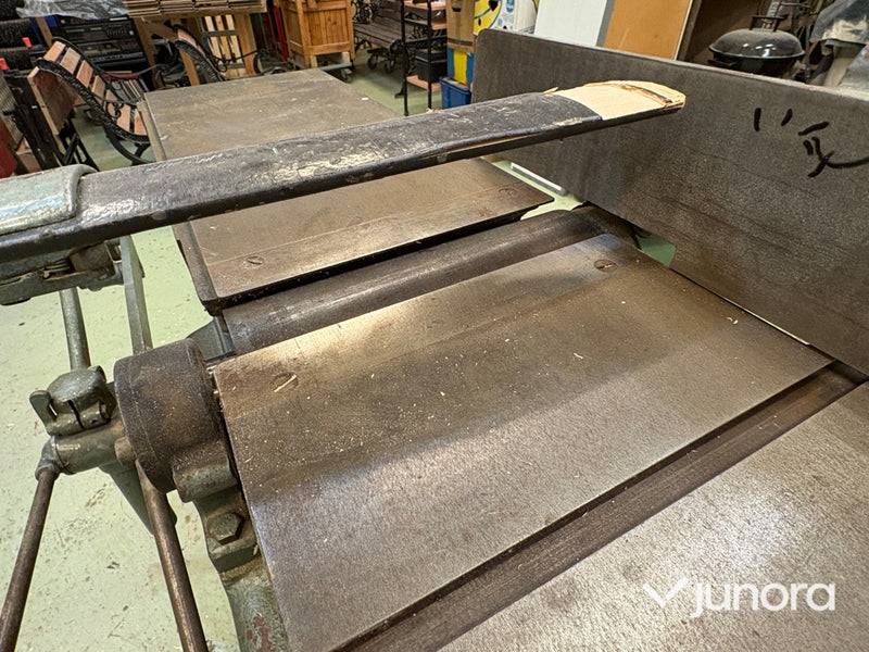 Planhyvel med spånsug – Wåhlström & Co / Kity