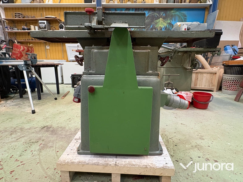 Planhyvel med spånsug – Wåhlström & Co / Kity