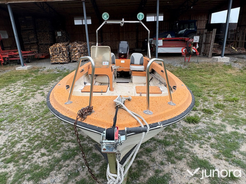 Båt uttern 560 med trailer