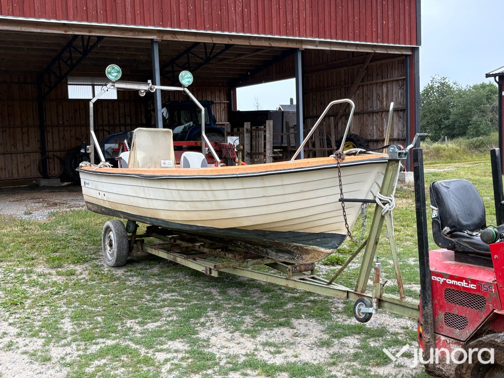 Båt uttern 560 med trailer