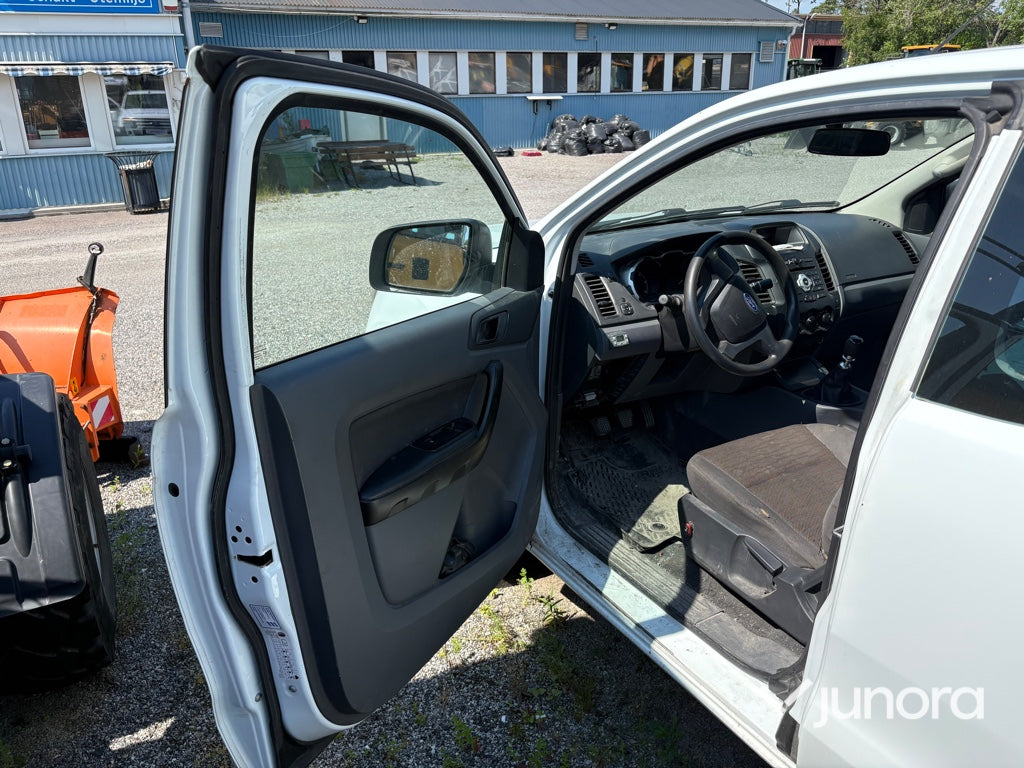 Pickup - Ford, Ranger, Hilltip redskap