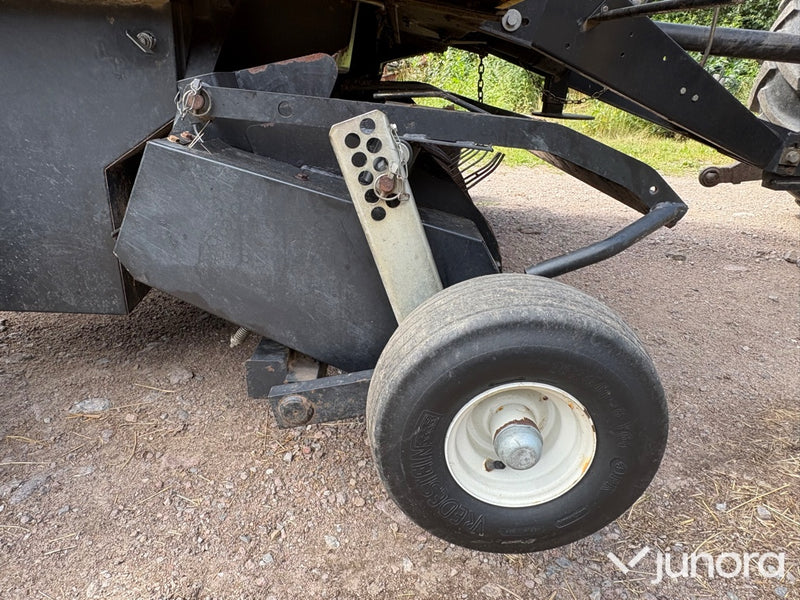 Rundbalspress New Holland BR6090