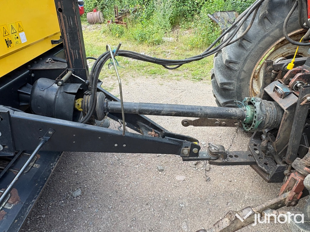 Rundbalspress - New Holland, BR6090