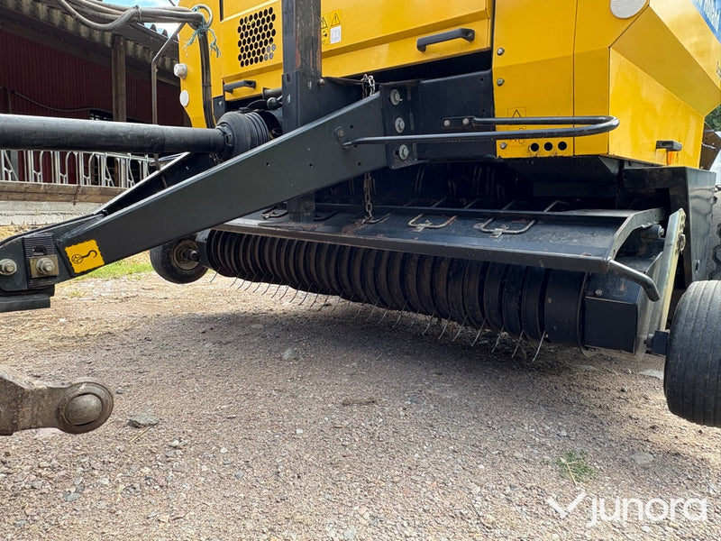 Rundbalspress New Holland BR6090