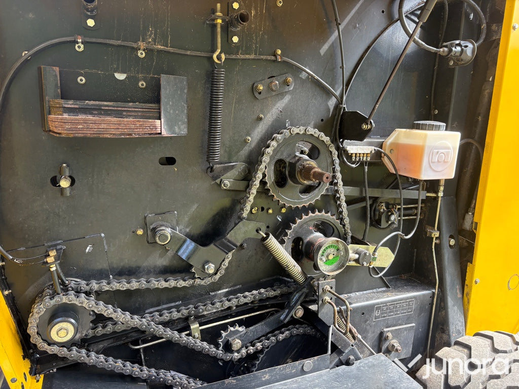 Rundbalspress - New Holland, BR6090