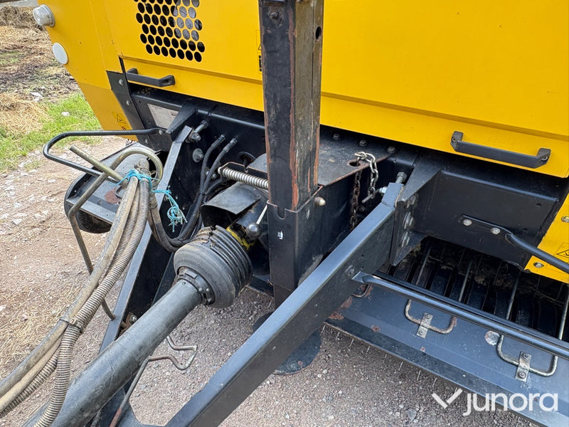 Rundbalspress New Holland BR6090