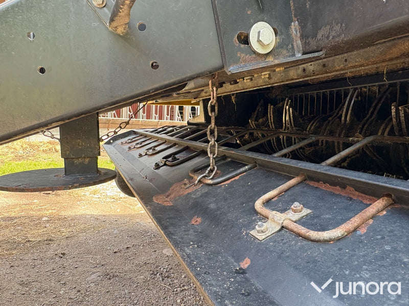 Rundbalspress New Holland BR6090