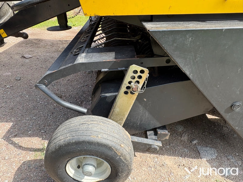 Rundbalspress New Holland BR6090