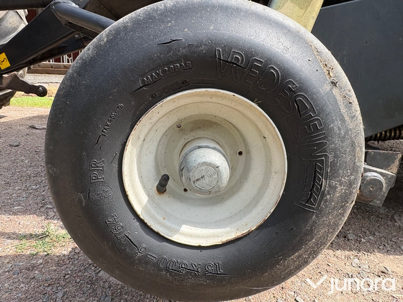 Rundbalspress New Holland BR6090