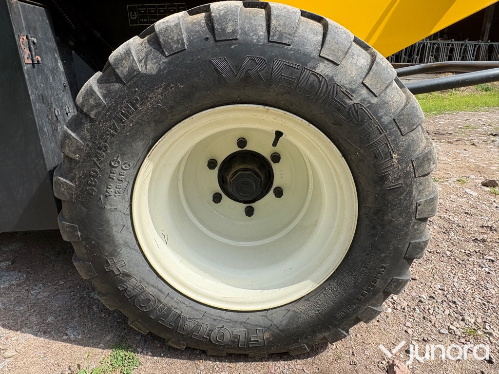 Rundbalspress - New Holland, BR6090