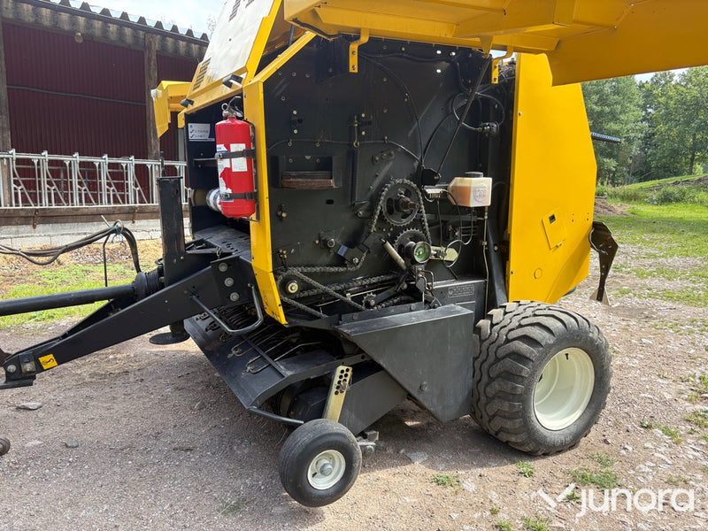 Rundbalspress New Holland BR6090