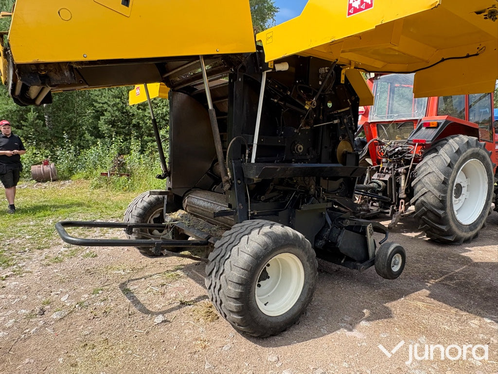 Rundbalspress - New Holland, BR6090