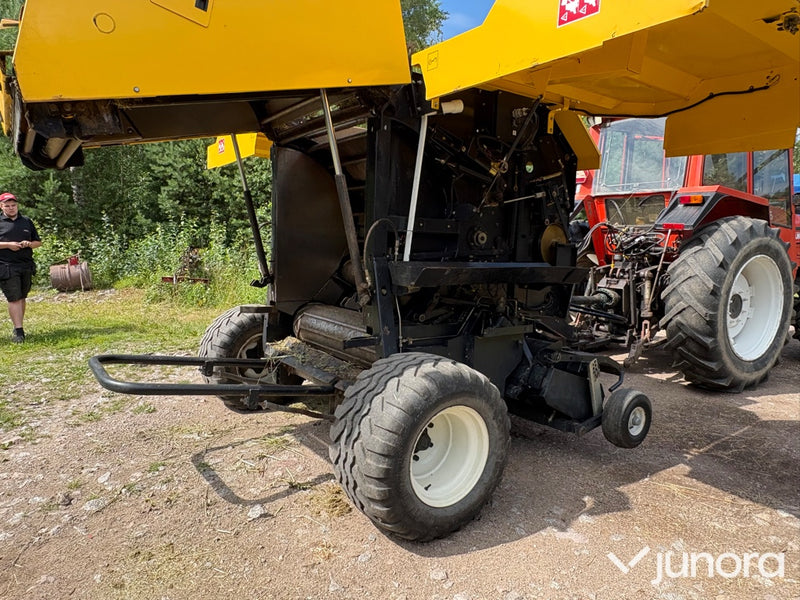 Rundbalspress New Holland BR6090