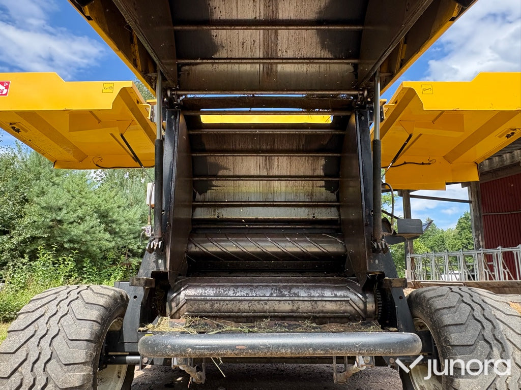 Rundbalspress - New Holland, BR6090