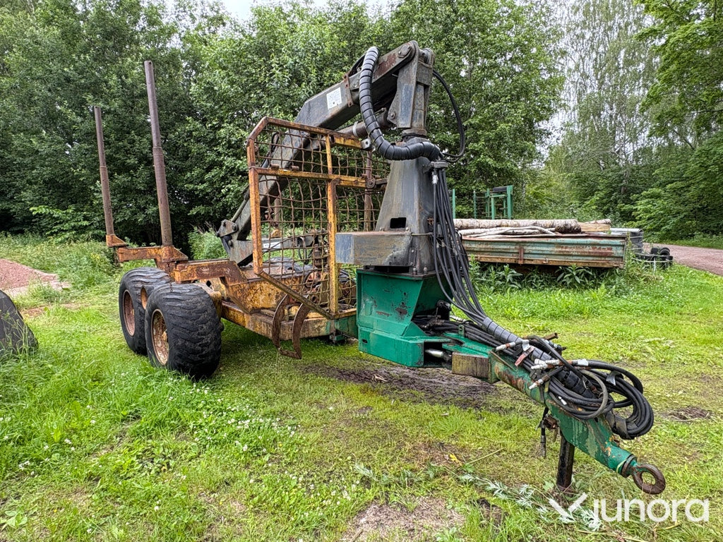 Skogsvagn med kran