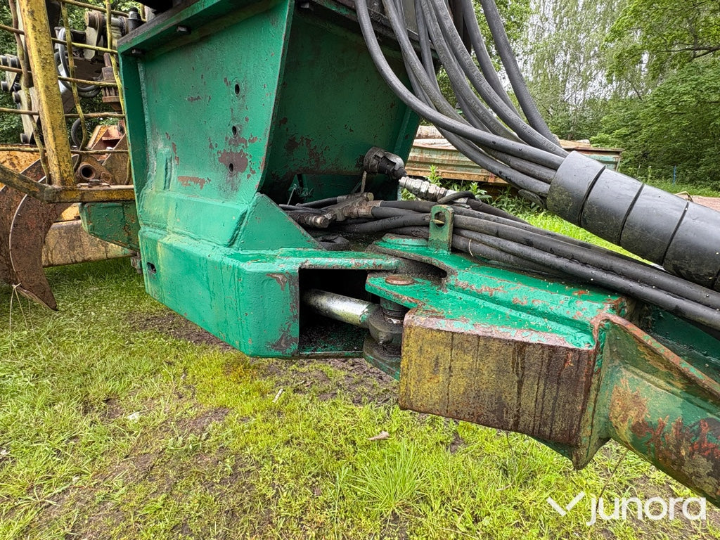 Skogsvagn med kran