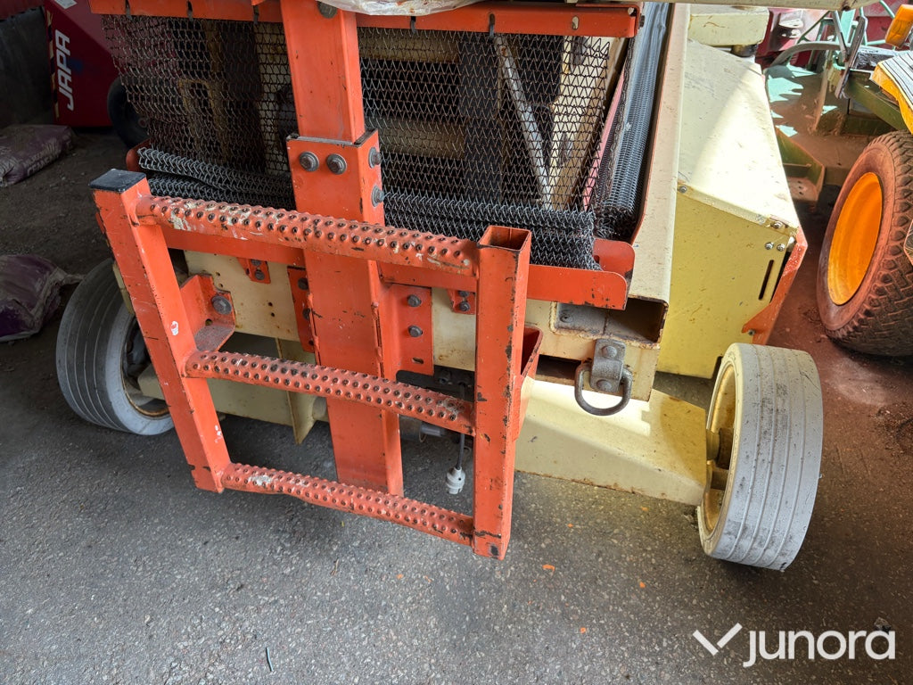 Saxlift - JLG Industries, 2658E