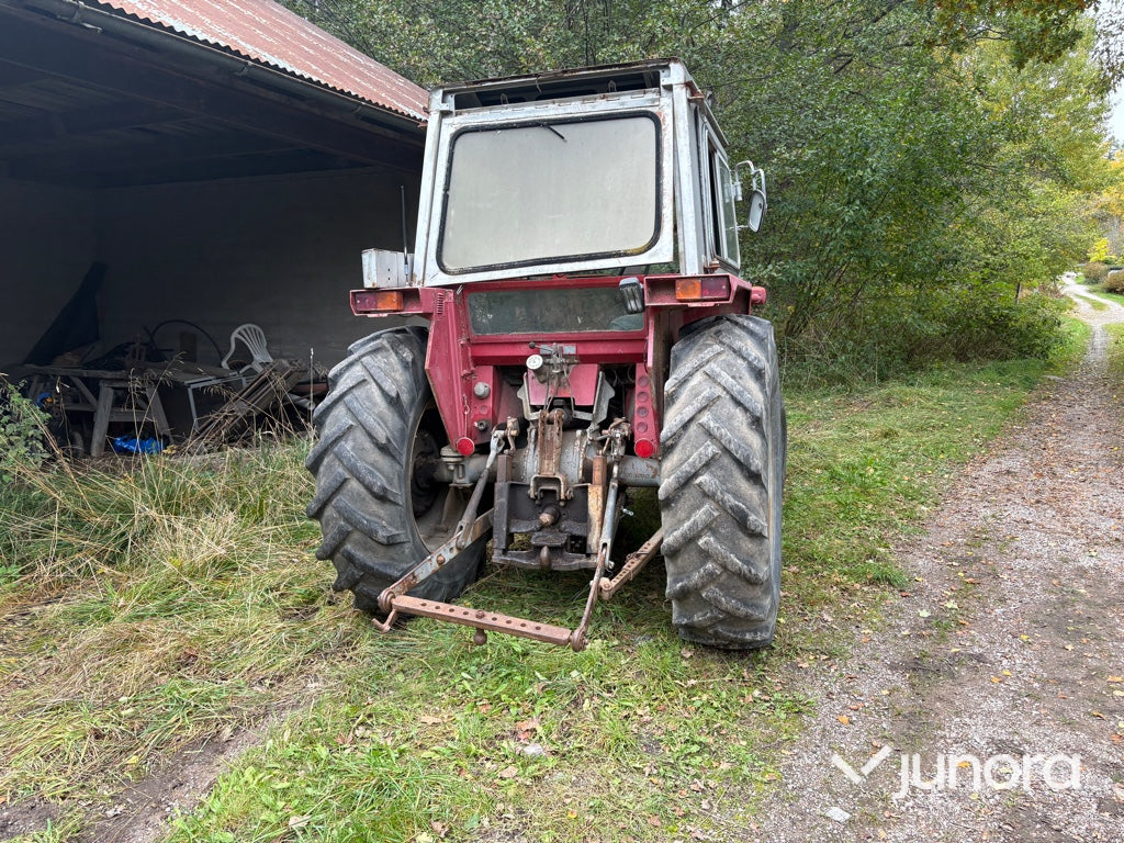 Traktor - Massey Ferguson 550-2 med lastare