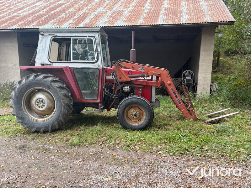 Traktor Massey Ferguson 550-2 med lastare