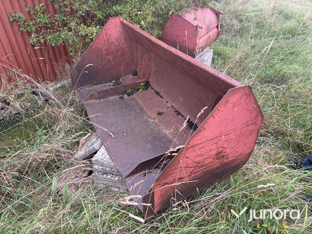 Traktor - Massey Ferguson 550-2 med lastare