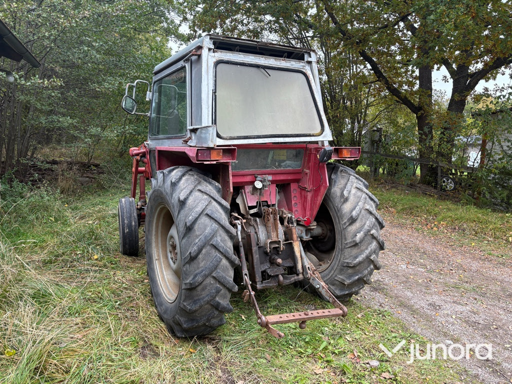 Traktor - Massey Ferguson 550-2 med lastare