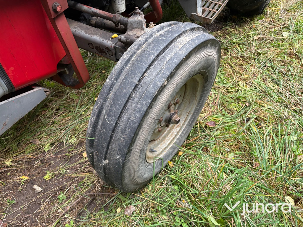 Traktor - Massey Ferguson 550-2 med lastare