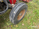 Traktor Massey Ferguson 550-2 med lastare