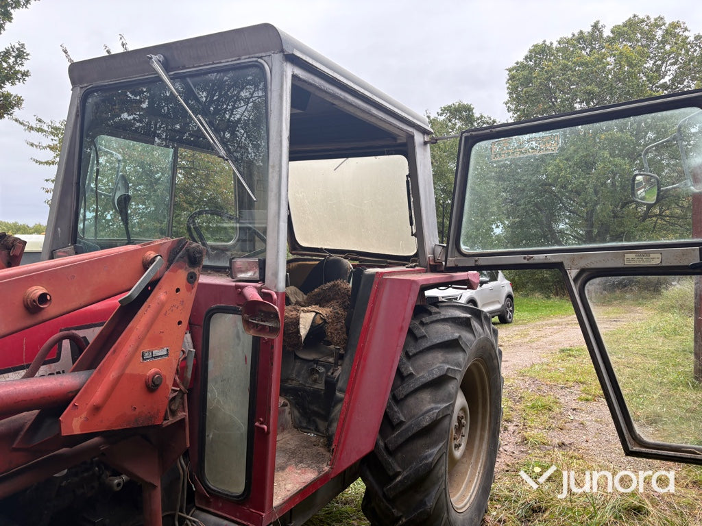 Traktor - Massey Ferguson 550-2 med lastare